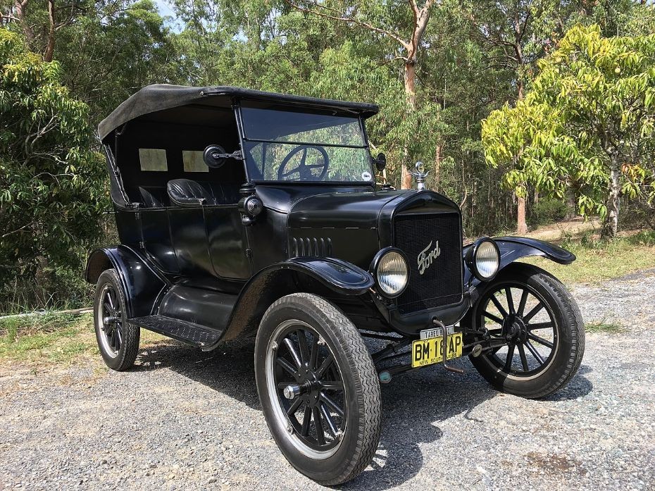 سال 1908 میلادی: فورد مدل T را تولید کرد