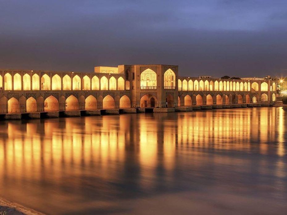 اجاره لکسوس در اصفهان؛ نصف جهان ایران