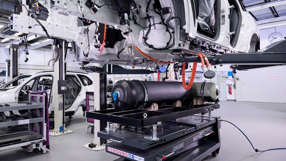 چرا استفاده از هیدروژن در خودروی BMW iX5 اهمیت دارد؟