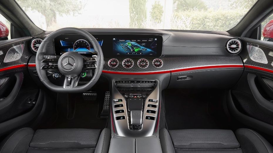 درون اتاق این هیولای کوچک مرسدس بنز AMG GT63 S E Performance چه میگذرد؟